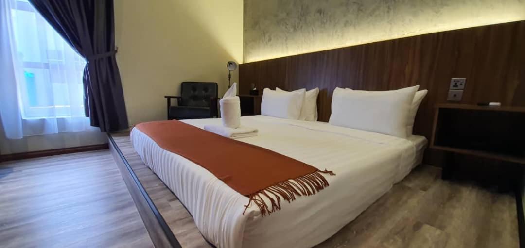 Vista Hotel Тавау Екстериор снимка