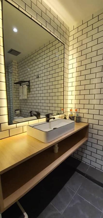 Vista Hotel Тавау Екстериор снимка